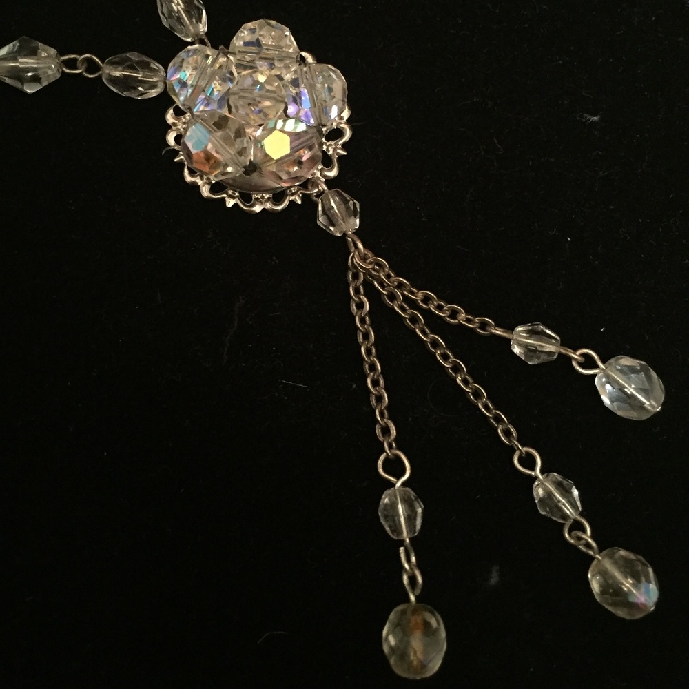 Beautiful Pendant/tassle Aurora Borealis Necklace